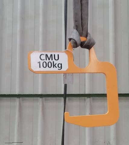 Cé de levage CMU 100 kgs avec un arrêt en bout de fourche